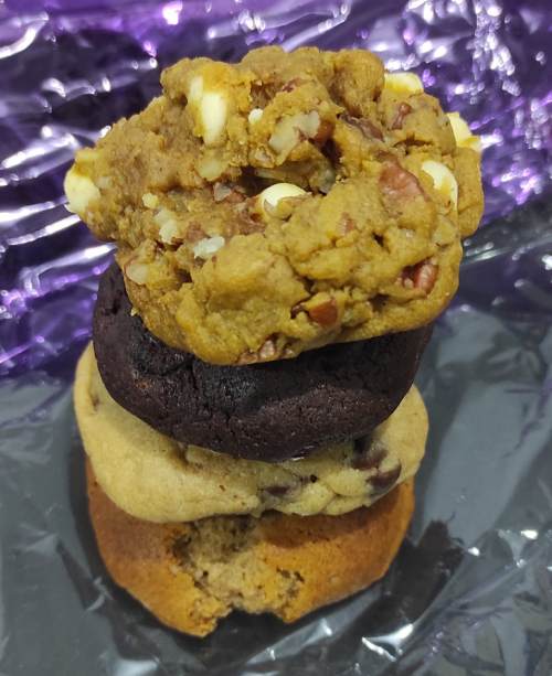 galletas tipo NY de calabaza con chocolate blanco, chocolate , chispas de chocolate y nuez